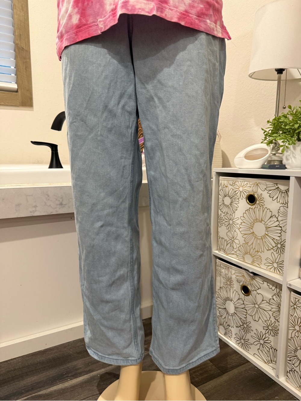 Hollister Curvy High-Rise Dad Jeans | W33